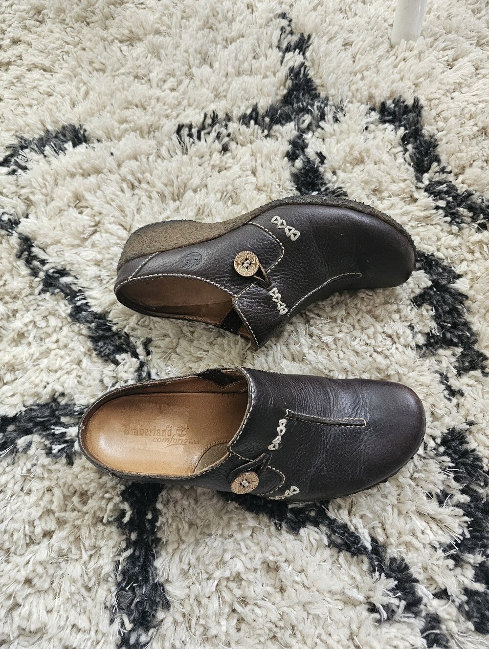 Timberland Comforia Overton Leather Clogs - Picture 2 of 9